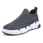 Spring Men's Casual Slip-On Sports Shoes Flyknit Mesh & Sock Cuffs.