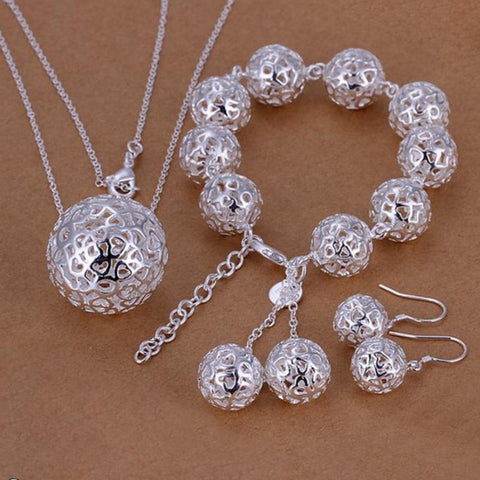 Silver-Plated 3D Ball Pendant Jewelry – Exquisite & Elegant.